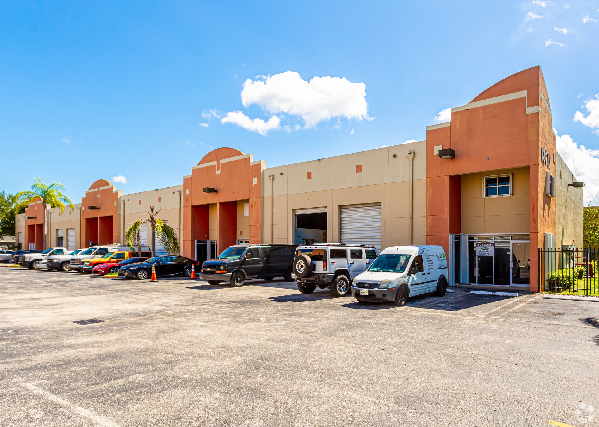 13751 SW 143rd Ct, Miami, FL for lease Primary Photo- Image 1 of 4
