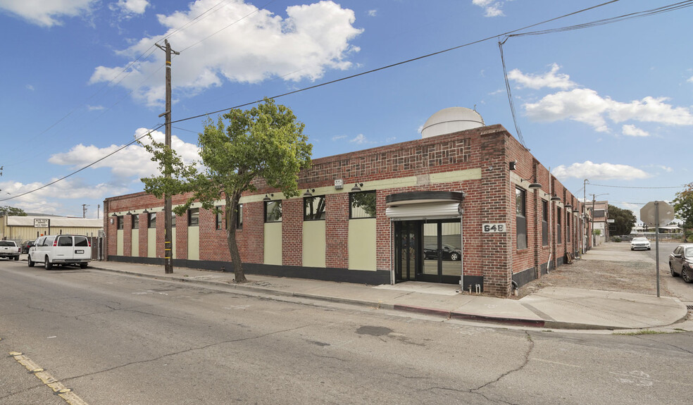 648 W Fremont St, Stockton, CA for lease - Building Photo - Image 1 of 13