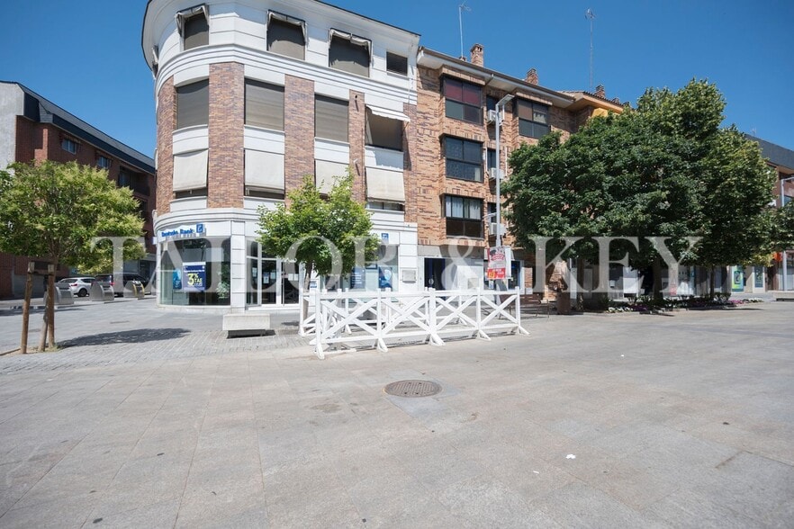 Retail in Las Rozas de Madrid, Madrid for lease - Building Photo - Image 2 of 4