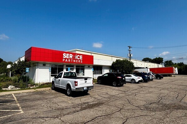 23240 Industrial Park Dr, Farmington Hills, MI for lease Primary Photo- Image 1 of 2