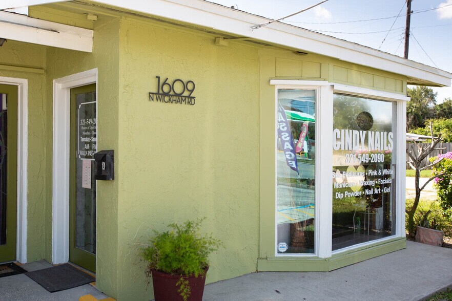 1609 N Wickham Rd, Melbourne, FL à louer - Photo du bâtiment - Image 1 de 10