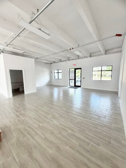9100 Belvedere Rd, Royal Palm Beach, FL for lease - Interior Photo - Image 3 of 8