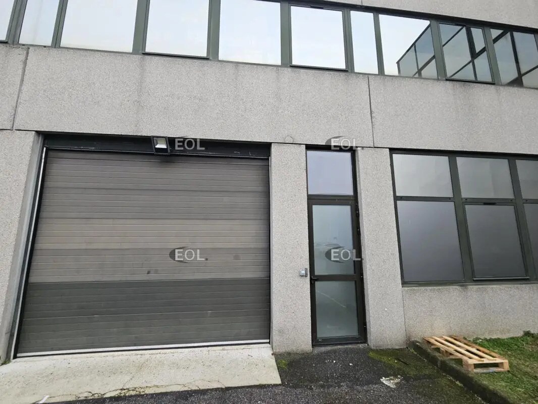 Office in Ivry-sur-Seine for lease Building Photo- Image 1 of 14