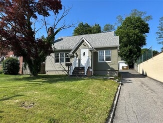 More details for 153 Main St, Kings Park, NY - Office for Sale