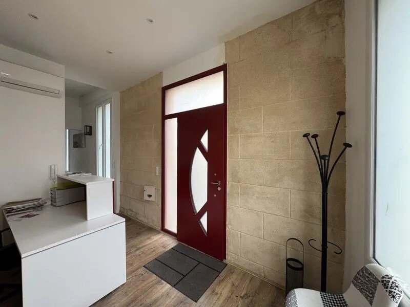 Office in Bordeaux for sale Interior Photo- Image 1 of 8