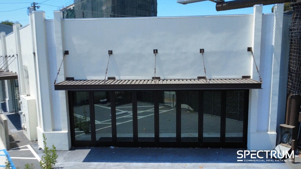 11002 Magnolia Blvd, North Hollywood, CA for lease - Building Photo - Image 2 of 12