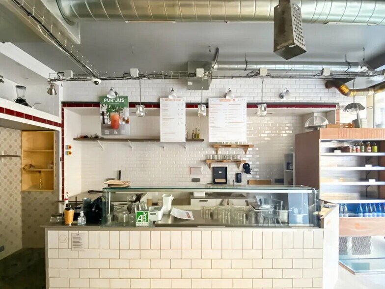 Commerce de détail dans Paris à louer - Photo du bâtiment - Image 3 de 8