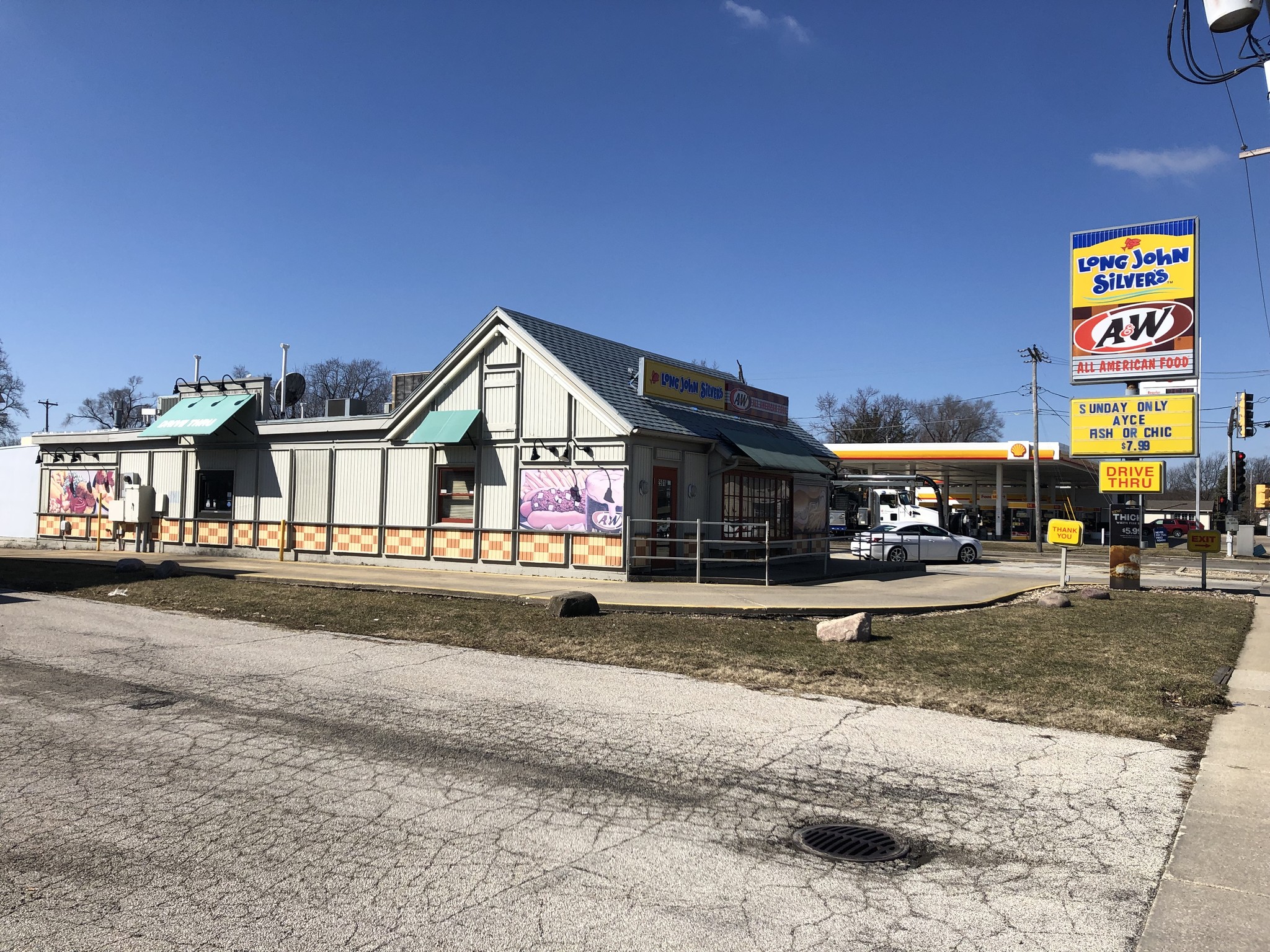 2501 E Oakland Ave, Bloomington, IL for sale Primary Photo- Image 1 of 1