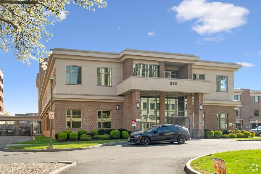 214 Alexander St, Rochester, NY for lease - Building Photo - Image 3 of 6