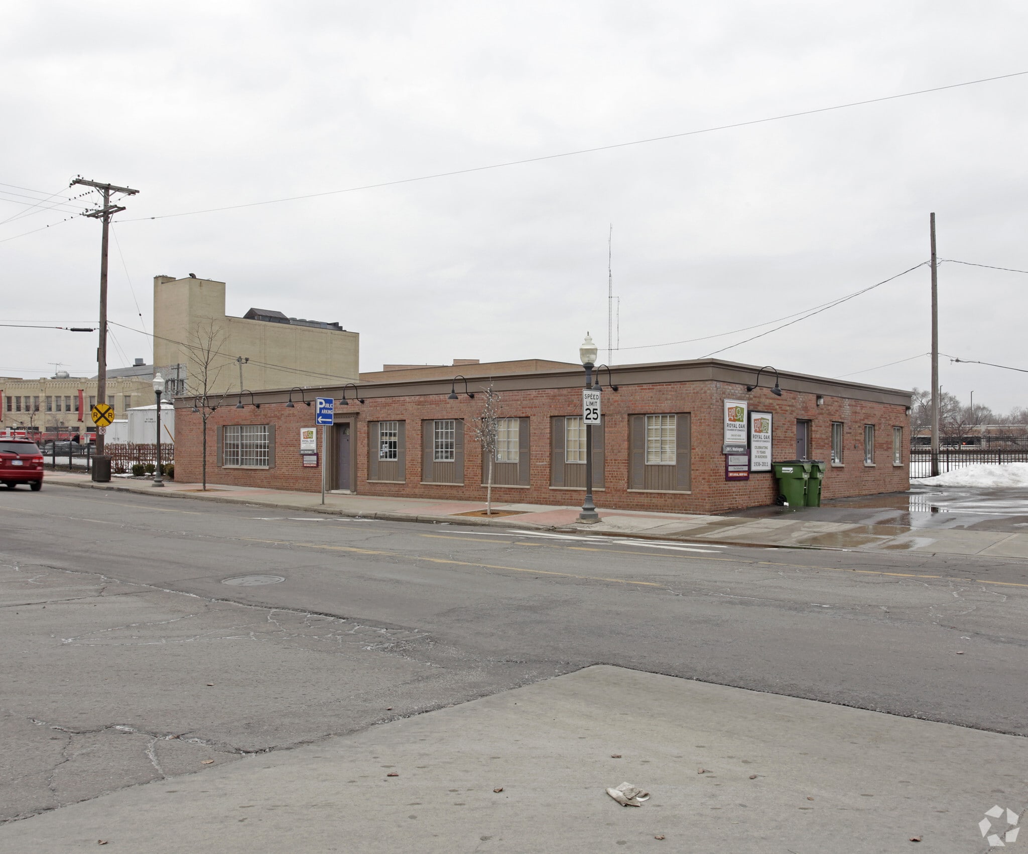 200 S Washington Ave, Royal Oak, MI for lease Primary Photo- Image 1 of 8