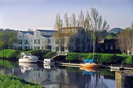 625 2nd St, Petaluma, CA for lease - Building Photo - Image 3 of 11