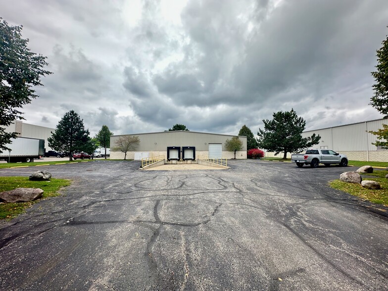 1063 Packard Dr, Howell, MI for sale - Building Photo - Image 1 of 1