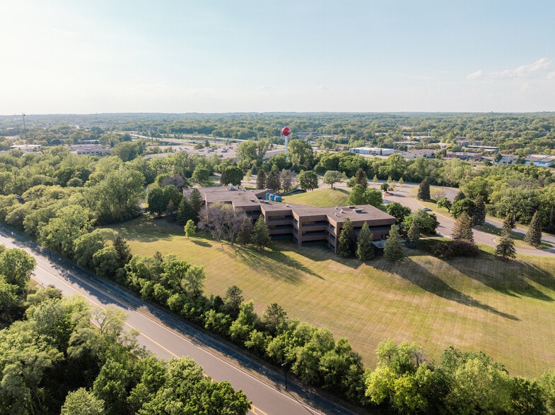 14615 Lone Oak Rd, Eden Prairie, MN for sale - Building Photo - Image 2 of 18