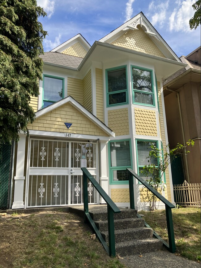 Plus de détails pour 347 Cordova St E, Vancouver, BC - Bureau à louer
