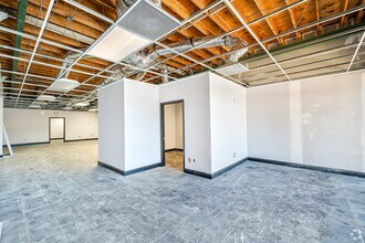 7035 Philips Hwy, Jacksonville, FL for lease Building Photo- Image 2 of 3