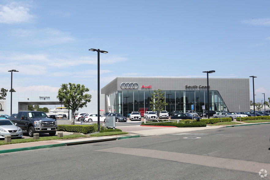 1425 Auto Mall Dr, Santa Ana, CA à vendre - Photo principale - Image 1 de 5