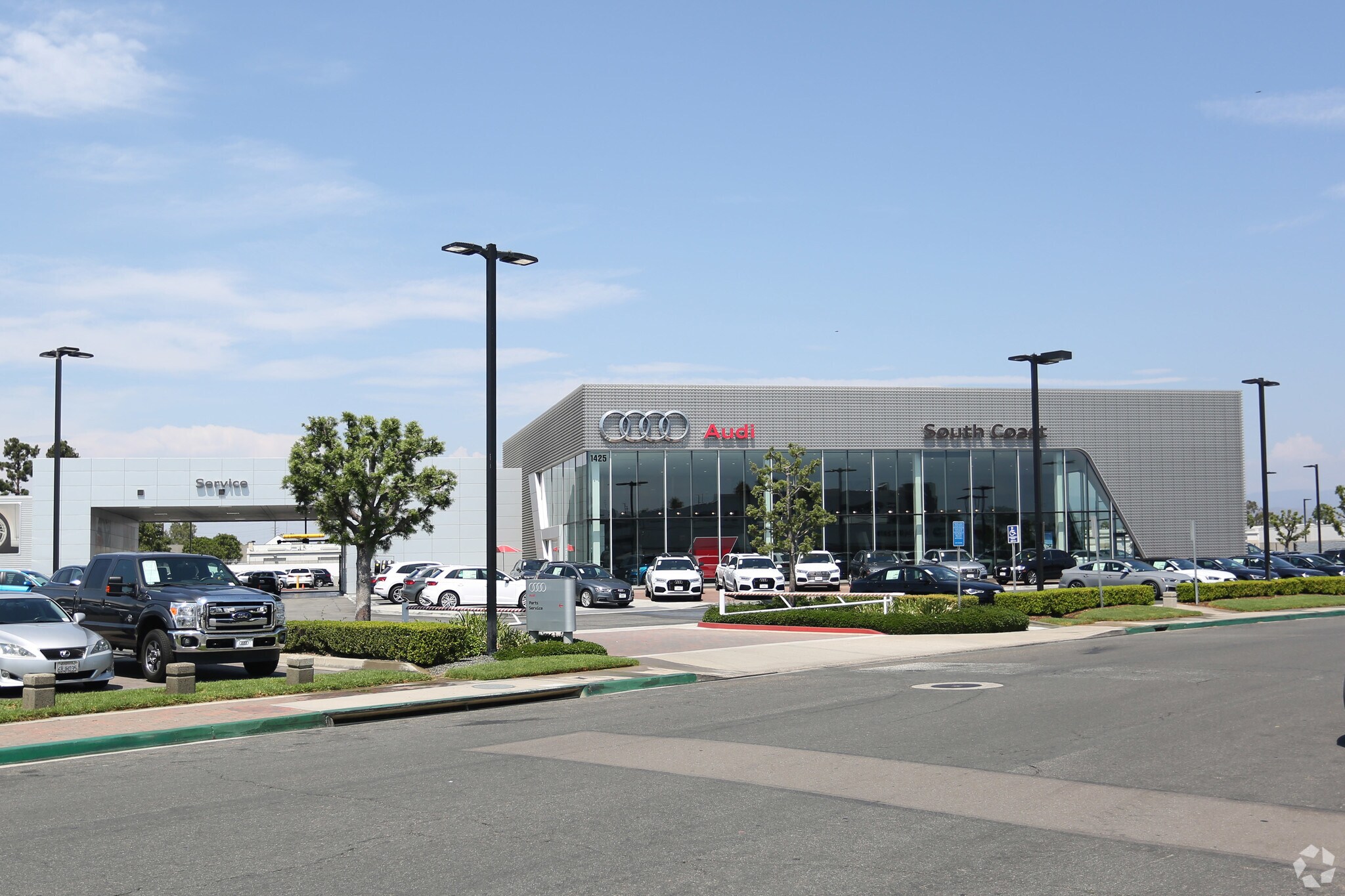 1425 Auto Mall Dr, Santa Ana, CA à vendre Photo principale- Image 1 de 6