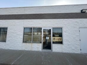 1717 R.T. Dunn Dr, Bloomington, IL for lease Building Photo- Image 1 of 4