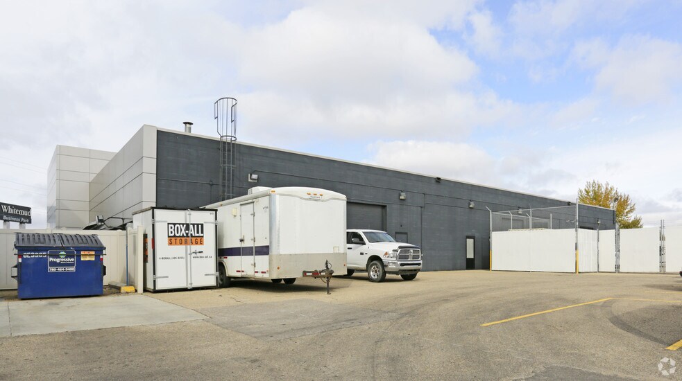 4253 97th St NW, Edmonton, AB à vendre - Photo du bâtiment - Image 2 de 4