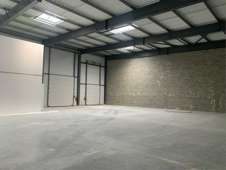 Retail in Mérignac for lease - Interior Photo - Image 2 of 8