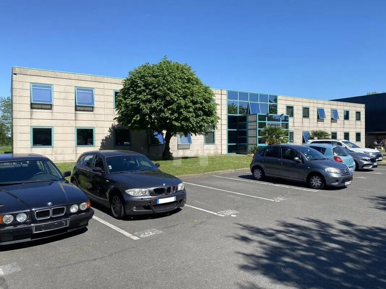 Office in Évry-Courcouronnes for lease - Building Photo - Image 1 of 10