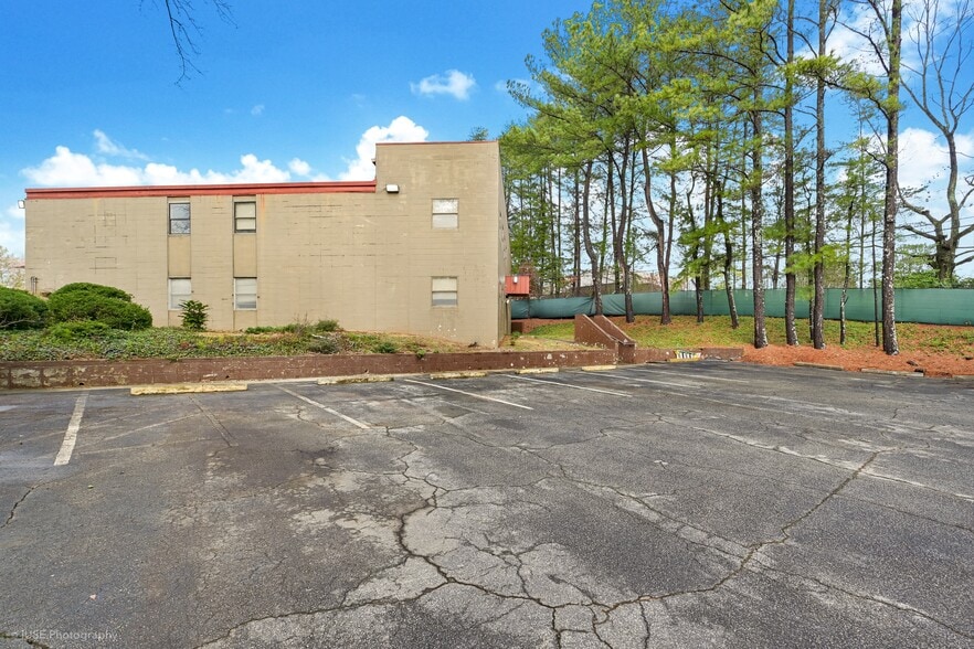 2762 Caldwell Rd NE, Brookhaven, GA for lease - Building Photo - Image 3 of 62