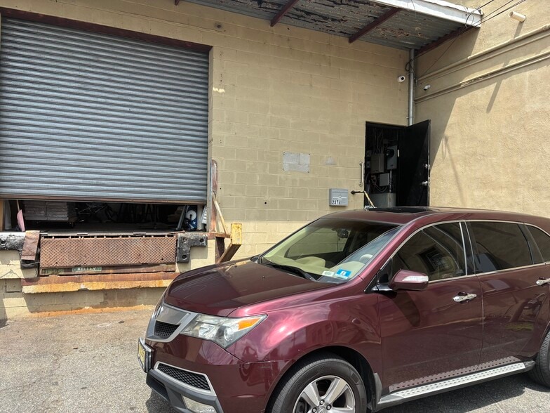 237 Division Ave, Garfield, NJ for lease - Building Photo - Image 2 of 2