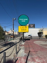 6726 Reseda Blvd, Reseda, CA à louer Photo du bâtiment- Image 2 de 8