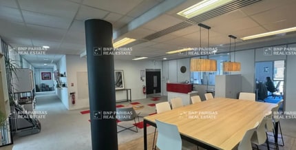 Office in Marseille for lease Interior Photo- Image 2 of 7