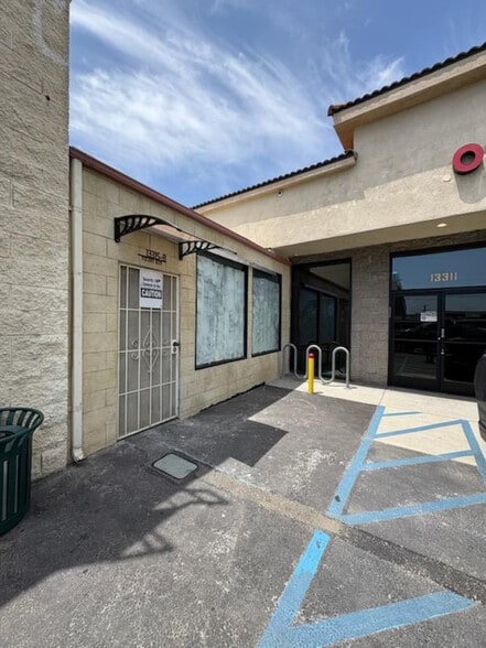 13315 Victory Blvd, Van Nuys, CA for lease - Building Photo - Image 2 of 7
