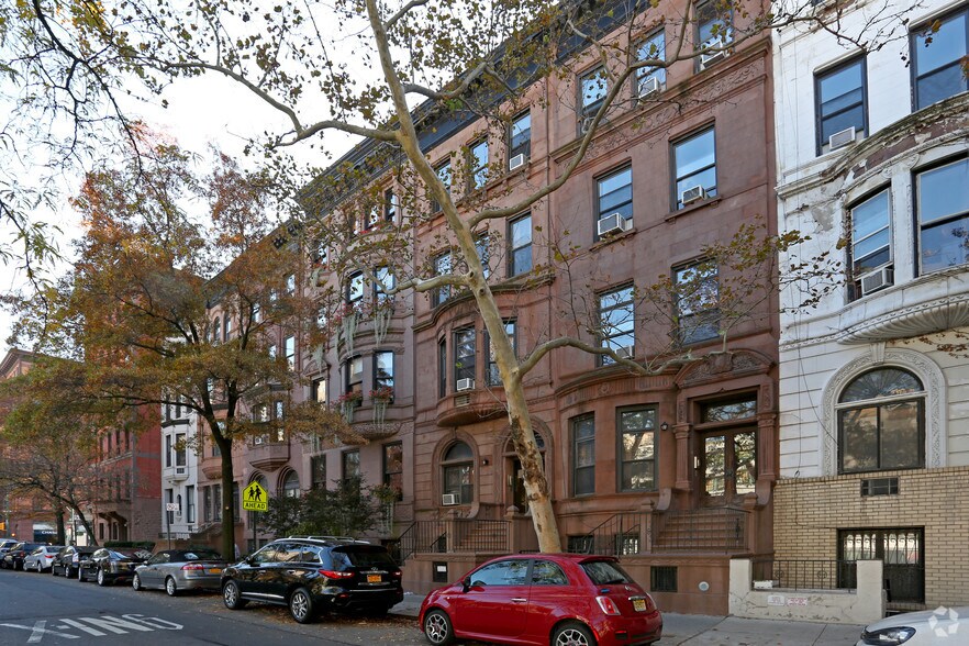 110 W 76th St, New York, NY à vendre - Photo du bâtiment - Image 2 de 20