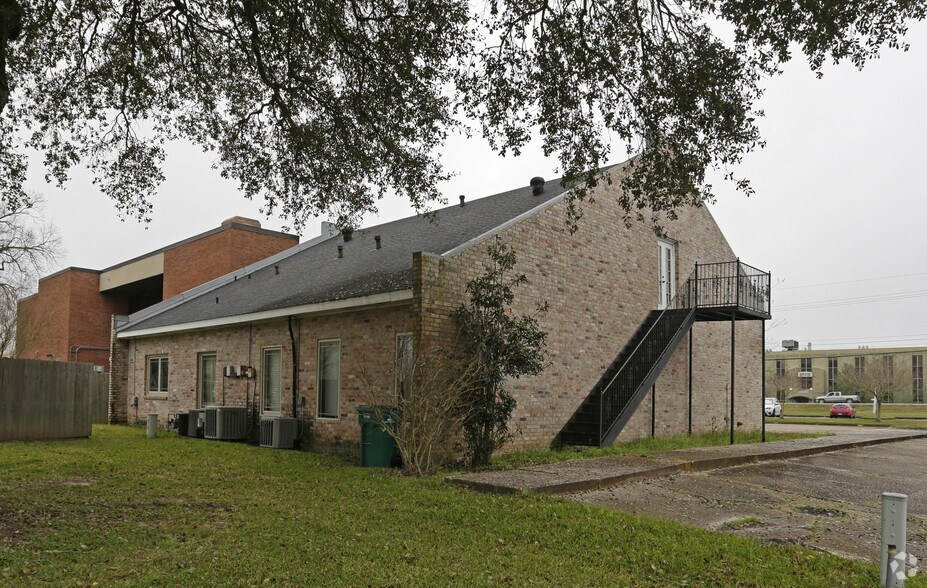 1603 W Pinhook Rd, Lafayette, LA à vendre - Photo du bâtiment - Image 2 de 2