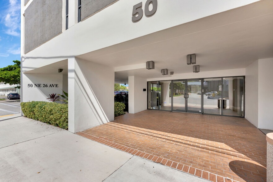 50 NE 26th Ave, Fort Lauderdale, FL for lease - Building Photo - Image 3 of 17