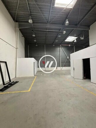 Plus de détails pour Local d'activités à louer