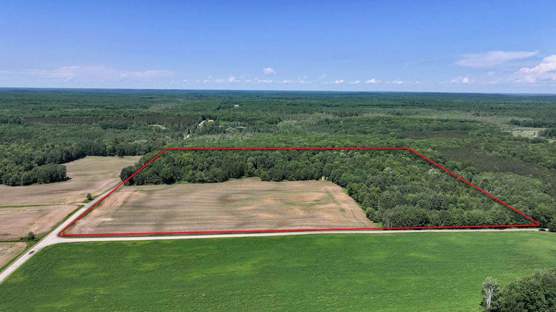 Fisher Road, Iola, WI à vendre Photo du bâtiment- Image 1 de 61