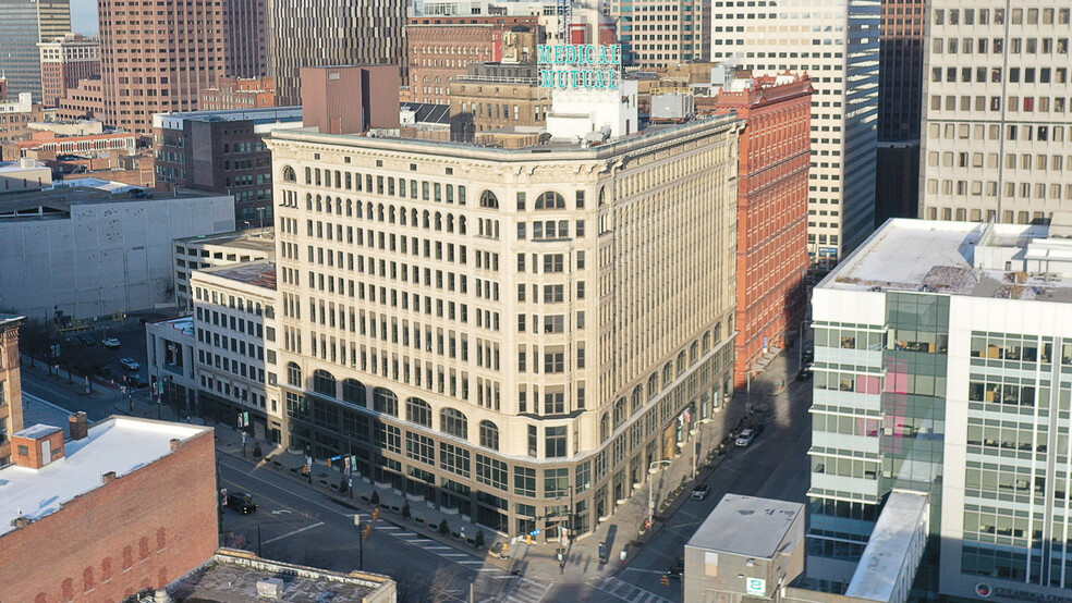 2060 E 9th St, Cleveland, OH for sale - Building Photo - Image 1 of 1