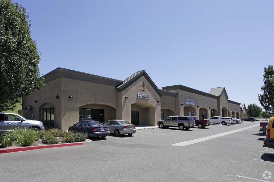 580 N Wilma Ave, Ripon, CA à louer - Photo du bâtiment - Image 1 de 7