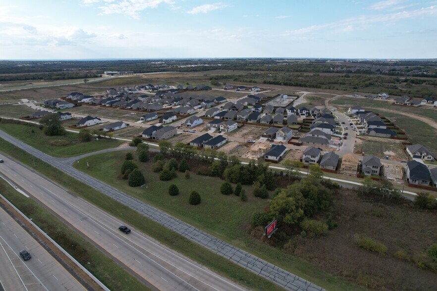 400 W US Hwy 82, Sherman, TX à vendre - Photo du bâtiment - Image 3 de 17