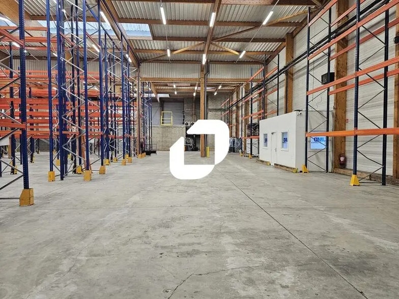 Avenue Beaumontoir, Louvres for lease - Building Photo - Image 3 of 13