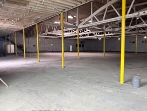 315 N Oakley Blvd, Chicago, IL for lease Interior Photo- Image 2 of 3