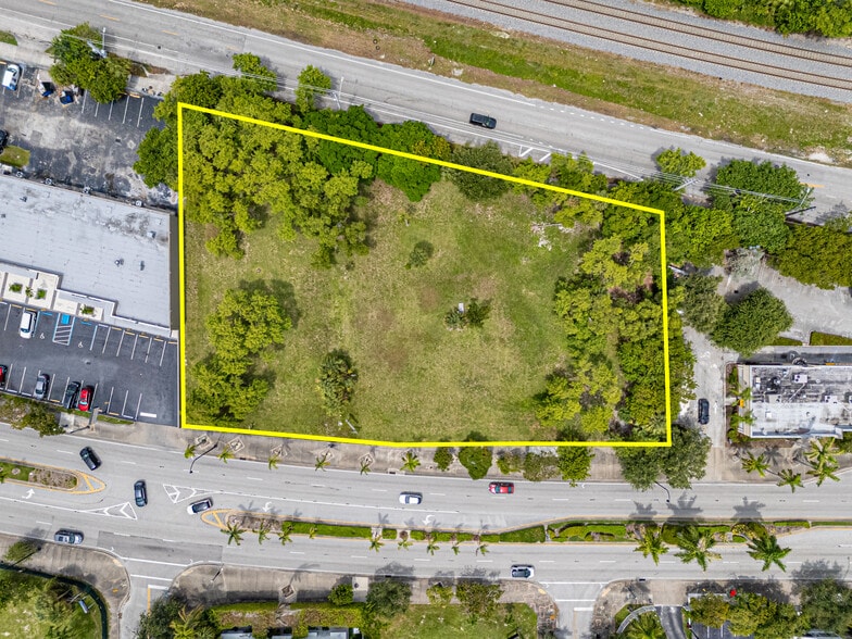 5220 Biscayne Blvd, Miami, FL for sale - Building Photo - Image 1 of 8