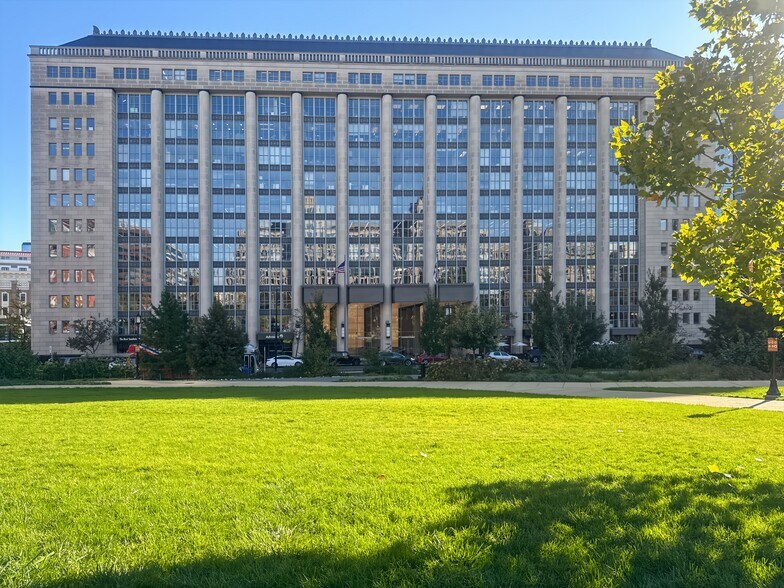 1300 I St NW, Washington, DC à louer - Photo du bâtiment - Image 3 de 14