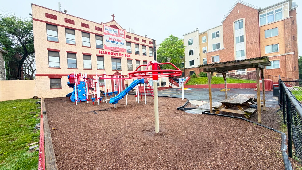 62 T Street NE, Washington, DC for lease - Building Photo - Image 2 of 6