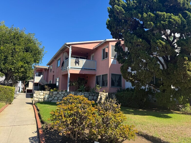 3714 Corinth Ave, Los Angeles, CA à vendre - Photo du bâtiment - Image 1 de 5