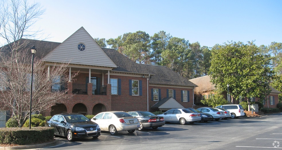 1776 Old Spring House Ln, Dunwoody, GA for lease - Building Photo - Image 2 of 23
