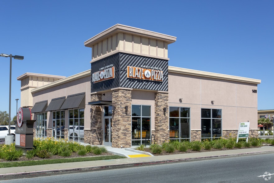 1405 N H St, Lompoc, CA à louer - Photo principale - Image 2 de 2