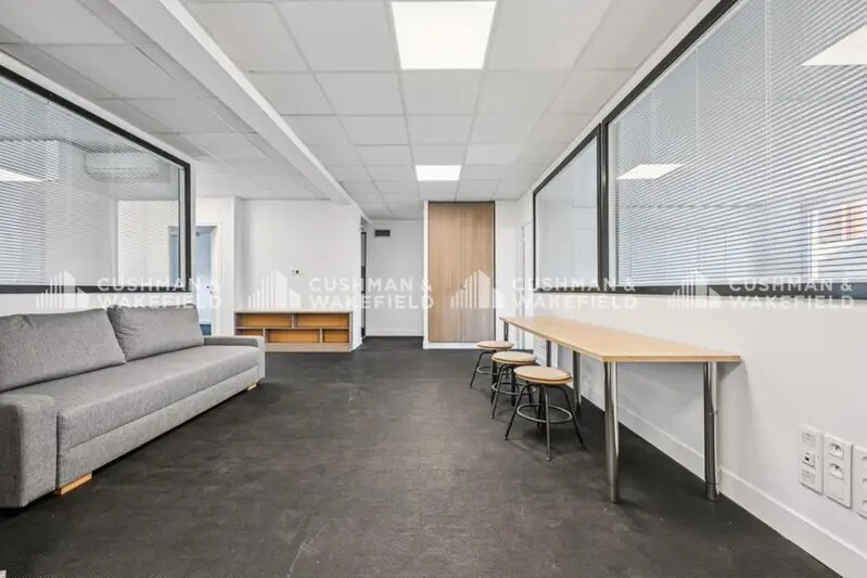Bureau dans Boulogne-Billancourt à louer - Photo du bâtiment - Image 3 de 10