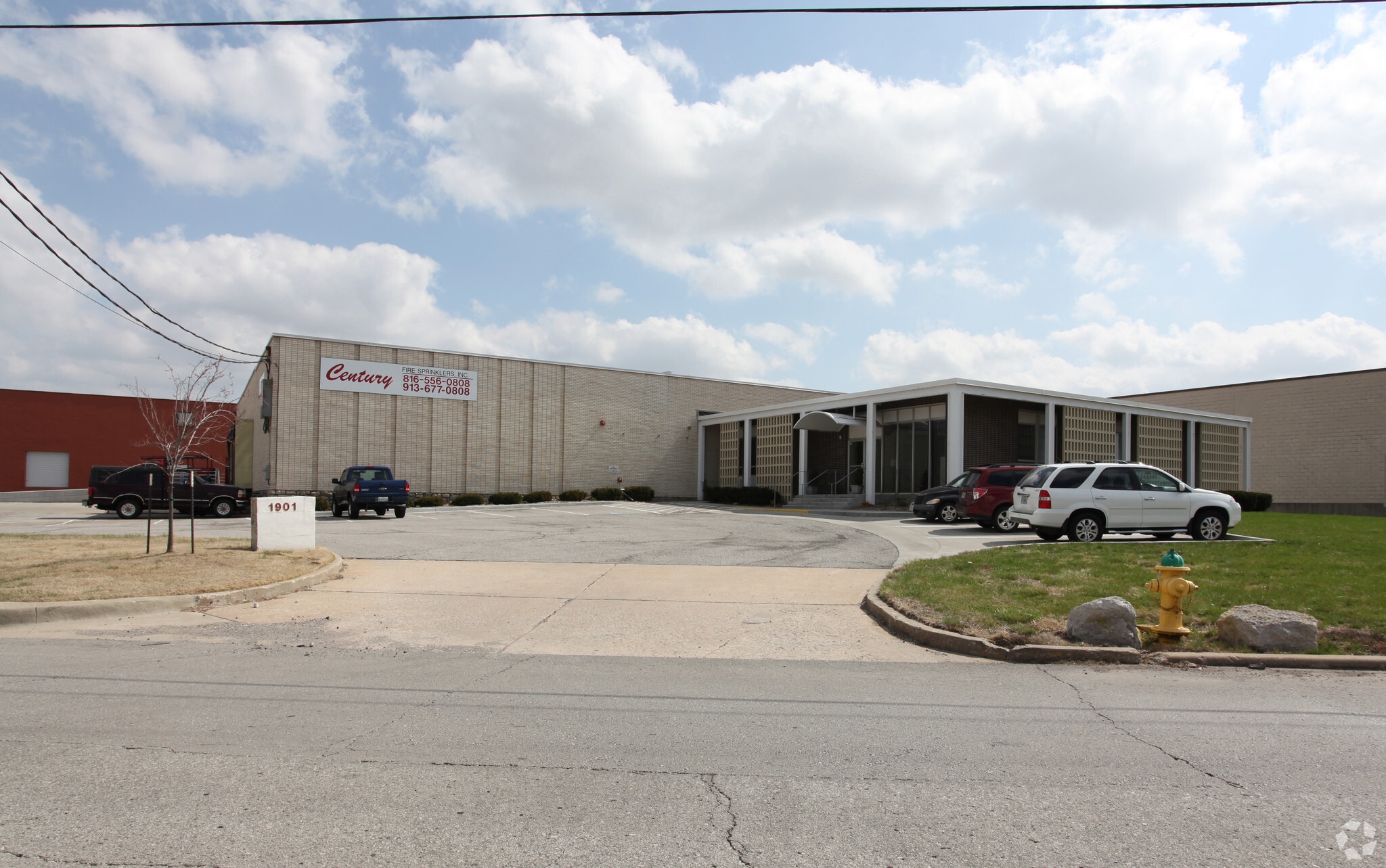1901 Bedford Rd, North Kansas City, MO for lease Primary Photo- Image 1 of 3