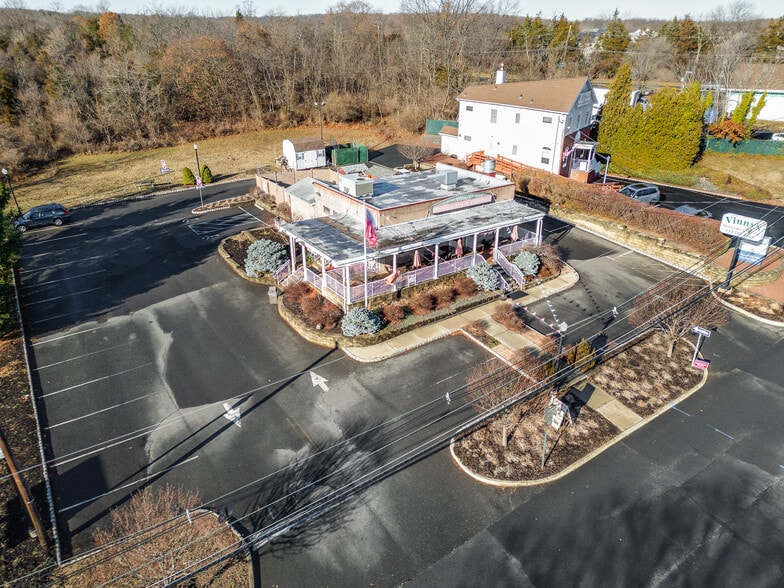 7 Allston Rd, South Brunswick, NJ à vendre - Photo du bâtiment - Image 2 de 6