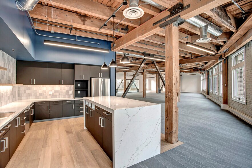 222 2nd Ave S, Seattle, WA à louer - Photo du bâtiment - Image 3 de 9